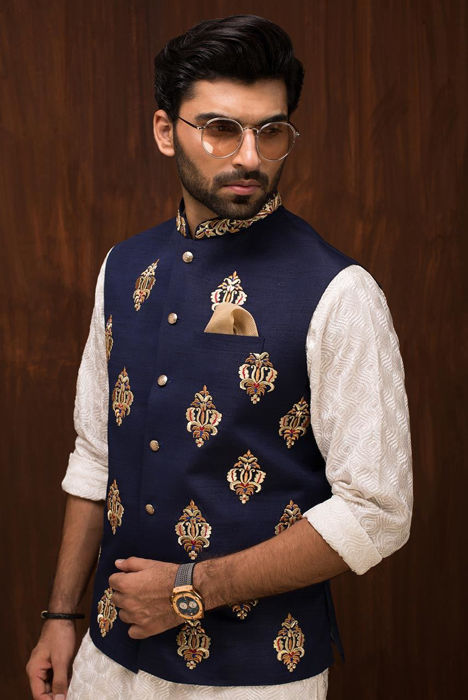 Groom Mehndi Waistcoat for Men's | Waistcoat men, Dress suits for men,  Designer clothes for men